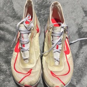 Nike vapor weave size 8 off White and Red Athletic Shoes